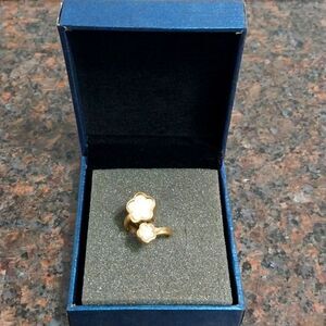 Goldtone Double Enamel Clover Ring...Size 7